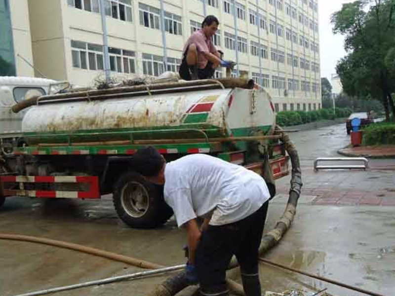 即墨机械专业投下水,通马桶,地漏,高压清洗管道。